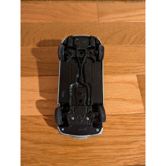 Mercedes-Benz Slk R171 2004-2011 55 AMG Silver Cabrio 1/24 Motormax Model Car - Picture 5 of 6